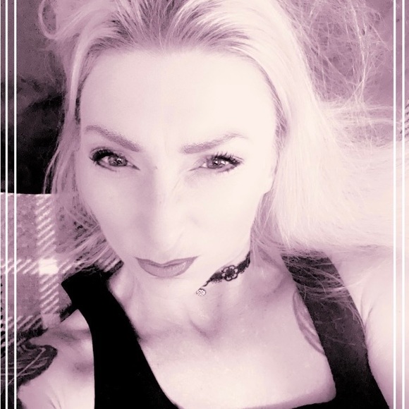 Meet your Posher, Shawna - Picture 3 of 16